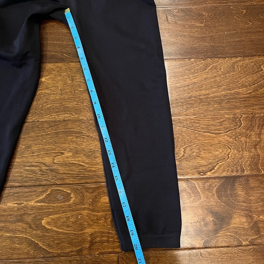 Spanx *Like New* Cropped Leggings Size XL - Picture 10 of 11